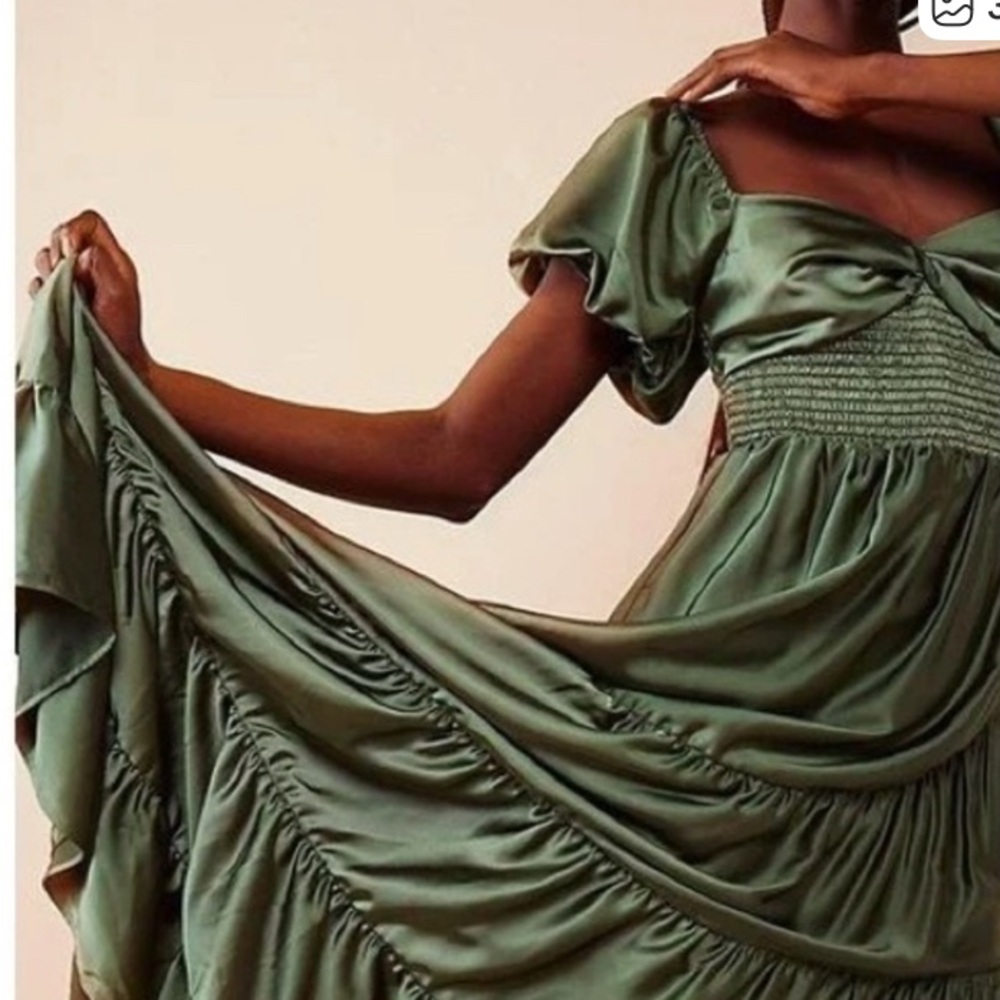 Free People sundrenched green Smocked Puff-Sleeve Maxi Long tiered Dress New - Picture 3 of 5
